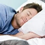 Nukutko huonosti? Valvominen näkyy vatsamakkaroina