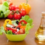 Teetkö salaatistasi vahingossa kaloripommin? Varo tätä mokaa