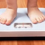 Erikoinen tutkimustulos: Esikoislapsesta tulee todennäköisemmin ylipainoinen