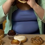 Ahmimishäiriö ylipainon taustalla? Jopa joka kolmas ylipainoinen ahmii holtittomasti